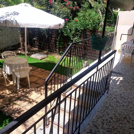 Anais Apartment Néa Péramos Kültér fotó