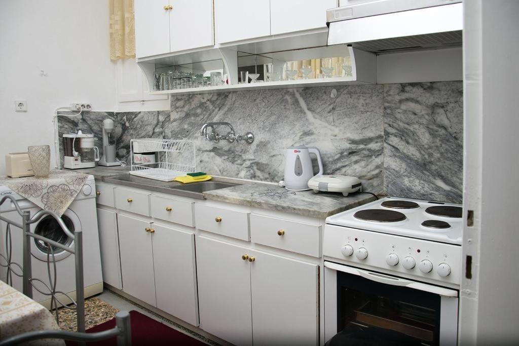 Anais Apartment Néa Péramos Kültér fotó